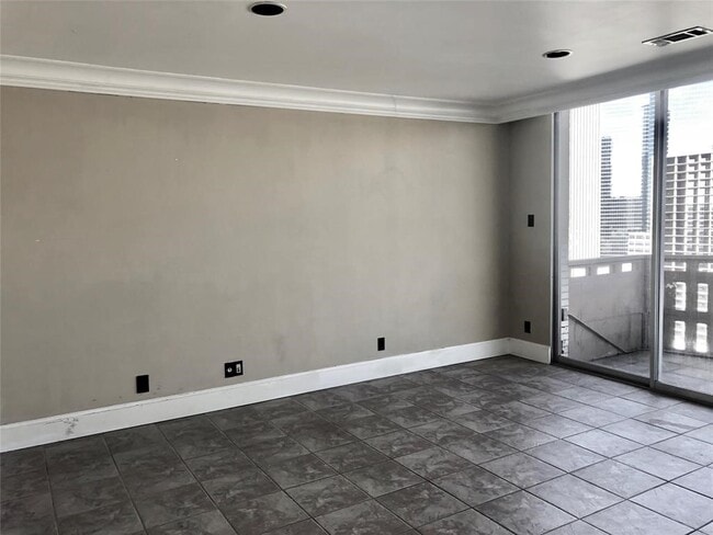 Photo - 2016 Main St Unit 2111