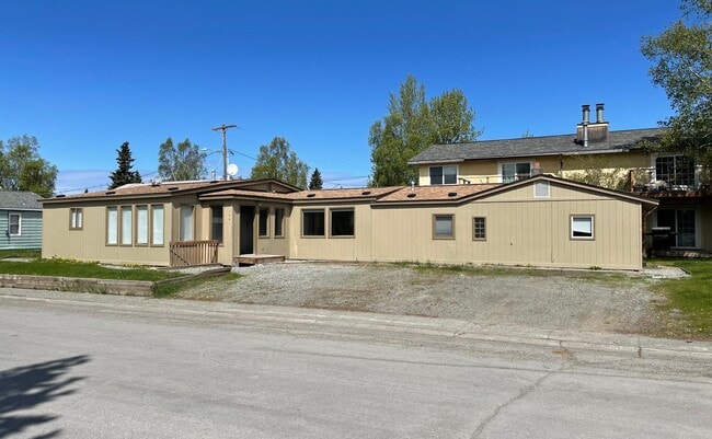 Building Photo - 1441 E 12th Ave Unit 2
