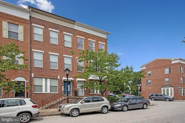 Building Photo - 122 Lloyd St