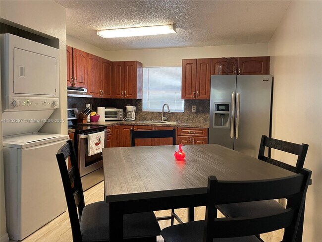 Photo - 2306 Liberty St Unidad B