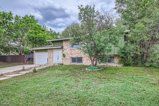 Photo - 605 Raemar Dr