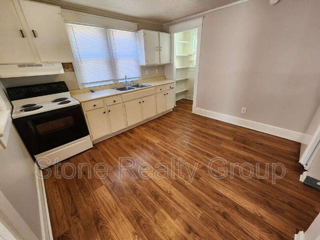 Photo - 1100 N 10th St