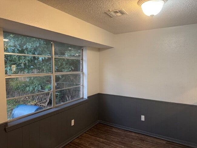 Photo - 3 bed one bath ready for move in , Moore Schools!