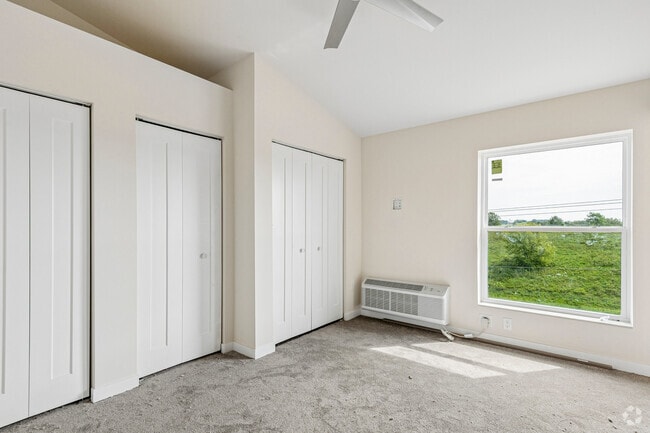 Classic One Bed 1BR, 1BA - 512SF - Bedroom