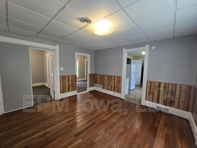 Photo - 232 Center St