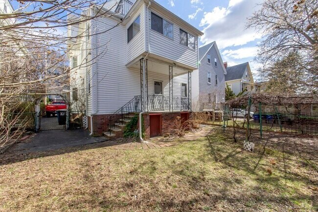 Photo - 27 Garrison Ave Unidad 2