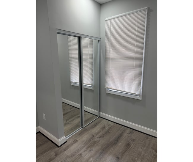 Photo - 615 N Rosedale-2C AVAILABLE $800 W/BATH 2C Unit 2C AVAILABLE $800 W/BATH 2C