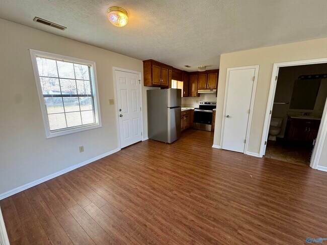 Photo - 508 McClellan St E Unit B