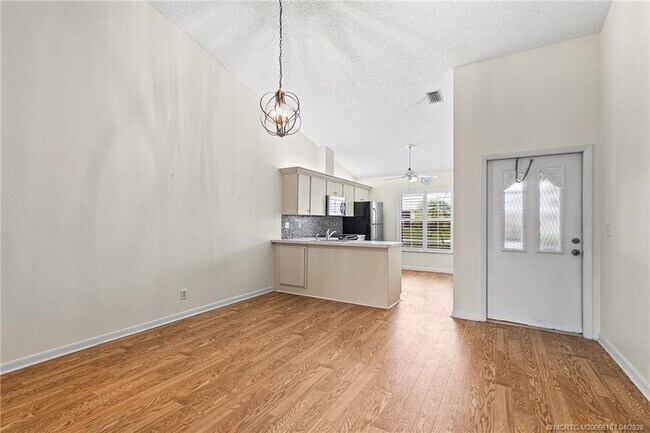 Photo - 7711 SE Sugar Sand Cir