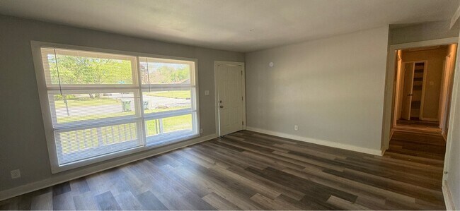 Photo - 3058 Boswell Dr NW