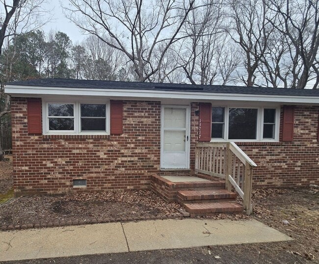 Building Photo - DUPLEX - 2 BR in Prince George County