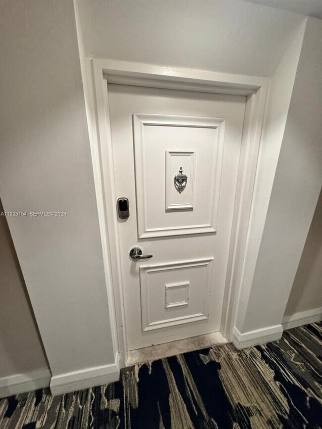 Photo - 5161 Collins Ave Unit 1108