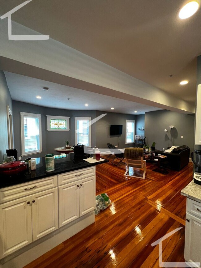 Photo - Nice 3 bed in Dorchester