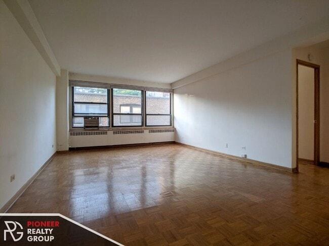 Photo - 4180 N Marine Dr Unit 411