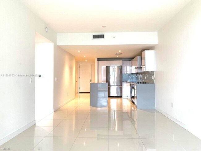 Photo - 1 br, 1.5 bath Condo - 1600 NE 1st Ave Apt... Unidad Apt 3101