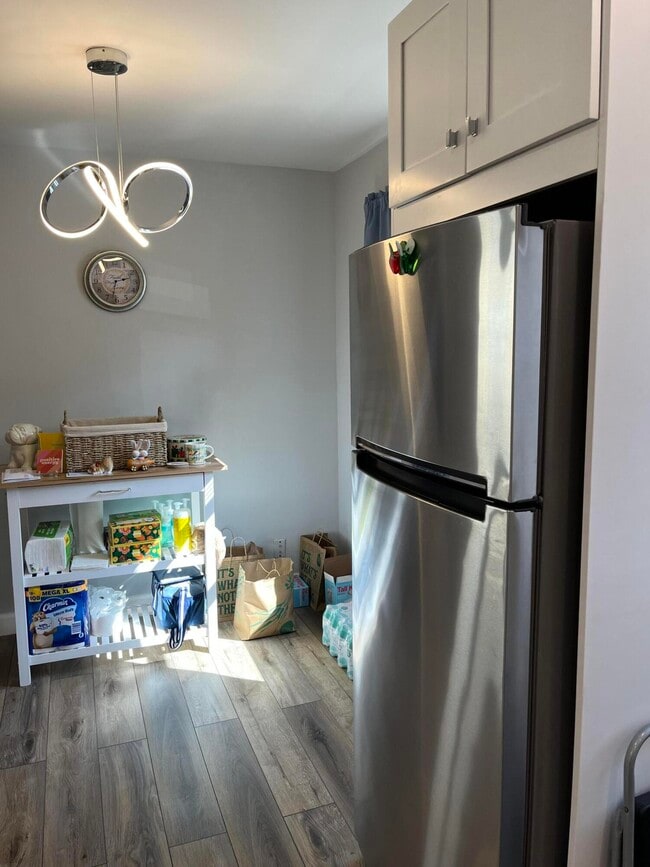 Photo - 812 Burgundy Q