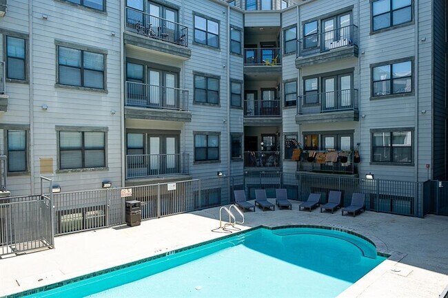 Building Photo - 2502 Leon St Unit 309 Rental