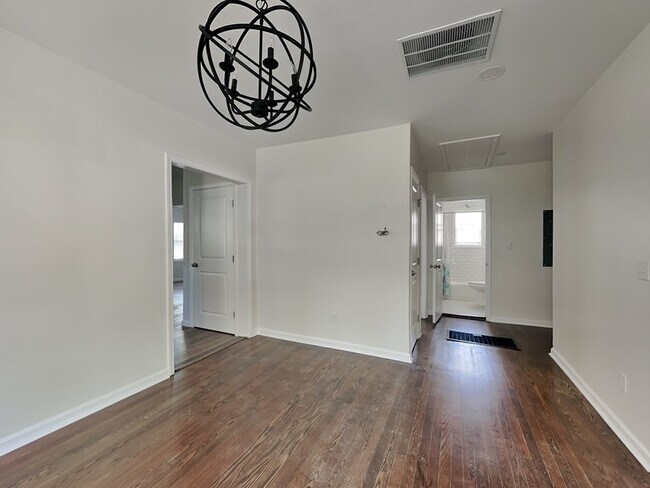 Photo - 499 Woodlawn Ave NW