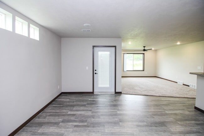 Photo - Brand New 3 bed 2 bath in Tea Unit 600-4 W Samantha St