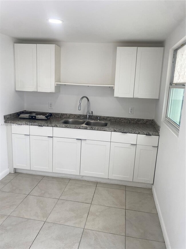 Building Photo - 2920 SW 79th Ave Rental