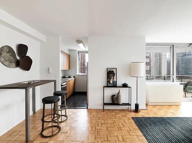 Photo - 522 W 37th St Unit 11A