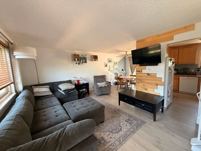 Photo - Comfortable Living in the Heart of Broomfield!!
