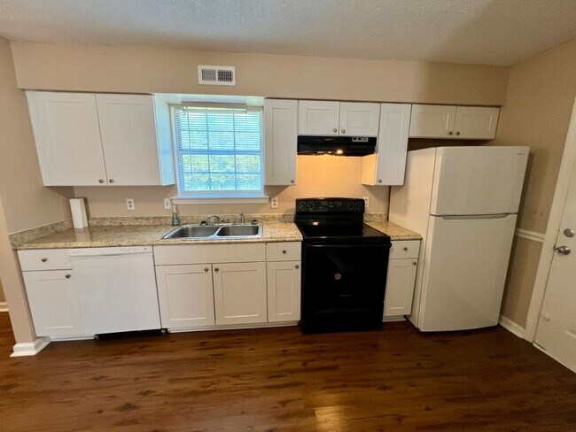 Photo - 2563 Carriage Dr Unit 2