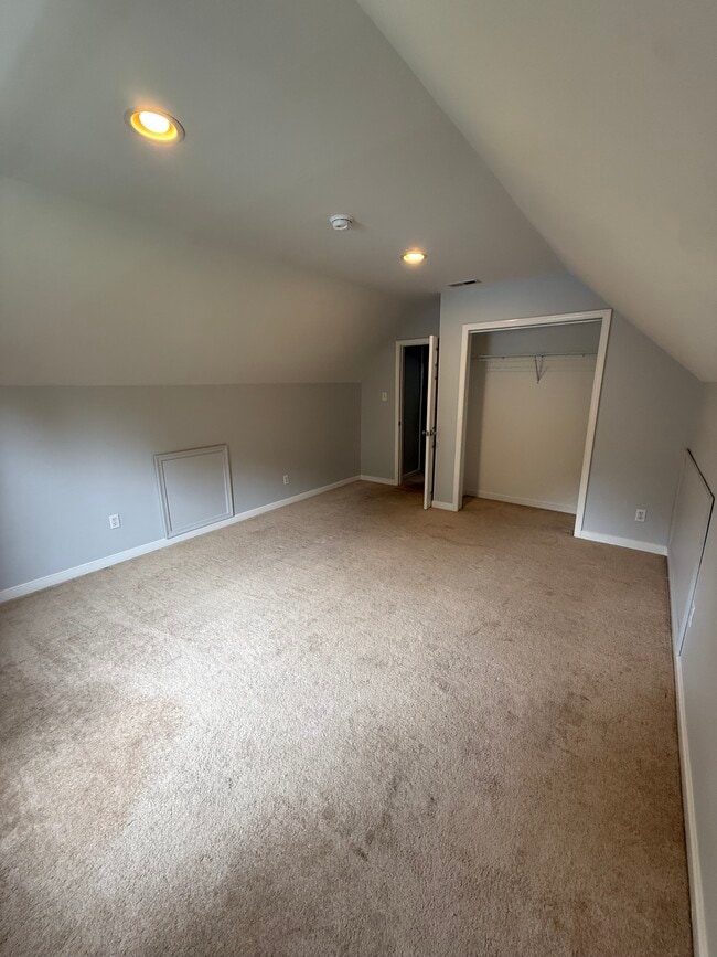 Photo - 714 Lakeside Blvd