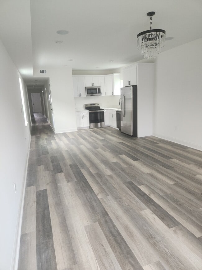 Spacious Living room