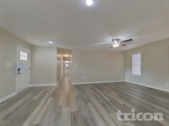 Photo - 359 River Trace Dr