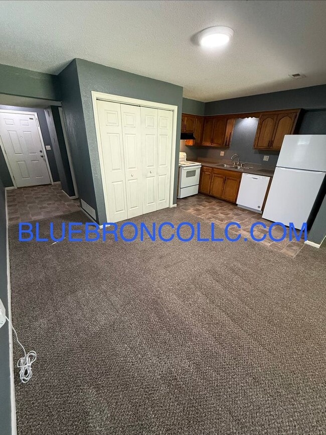 Photo - This one will go fast, marvelous 3 bedroom for great price in Lee's Summit