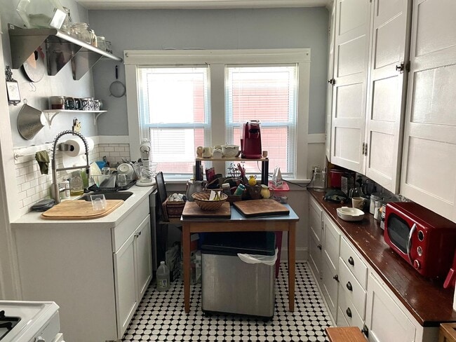 Photo - 112-114 Proudfit Street Unidad 114