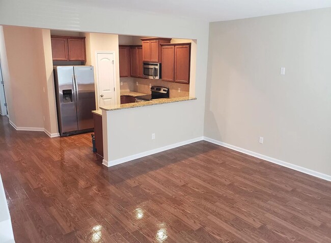 Photo - 4464 Middletown Dr