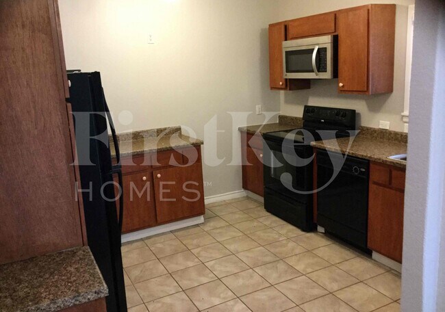 Photo - 1108 W Camp Cir