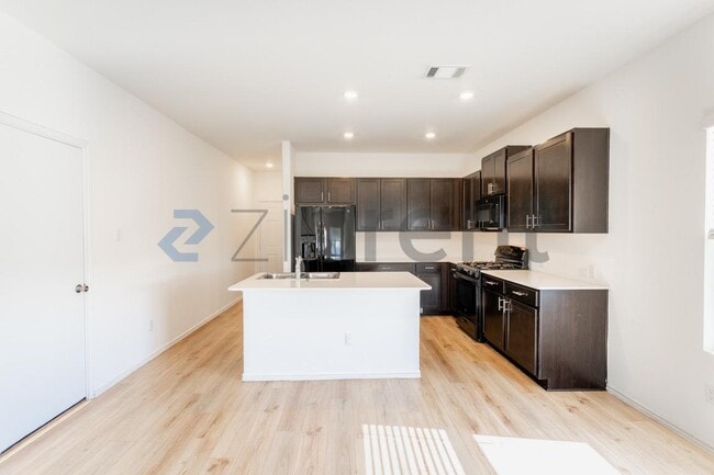 Photo - 500 Arnage Dr