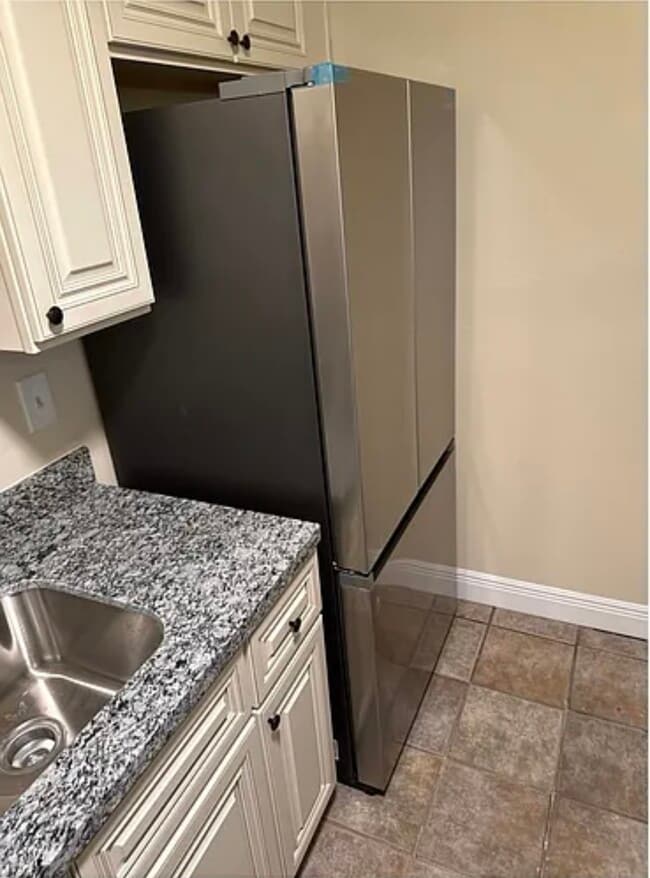 Refrigerador - 705 Vouray Dr Unidad 705 Vouray