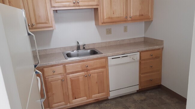 Kitchen - 20 Old Boorne Dr