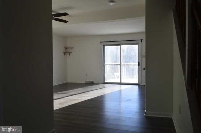 Photo - 890 Gaming Square