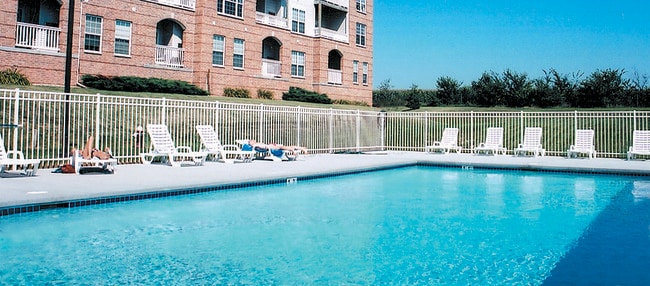 Camden Court Apartments