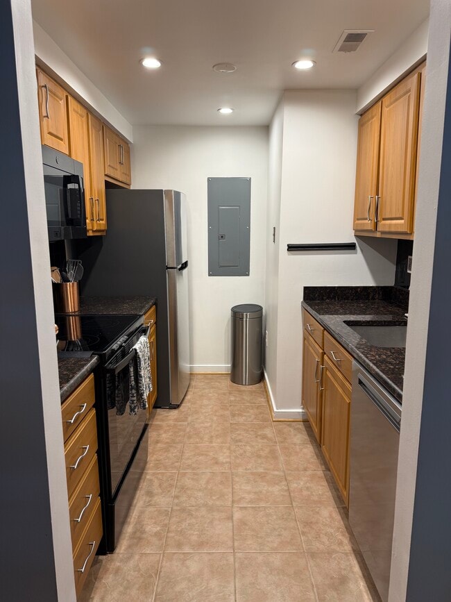 Photo - 2012 Wyoming Ave NW Unit 103