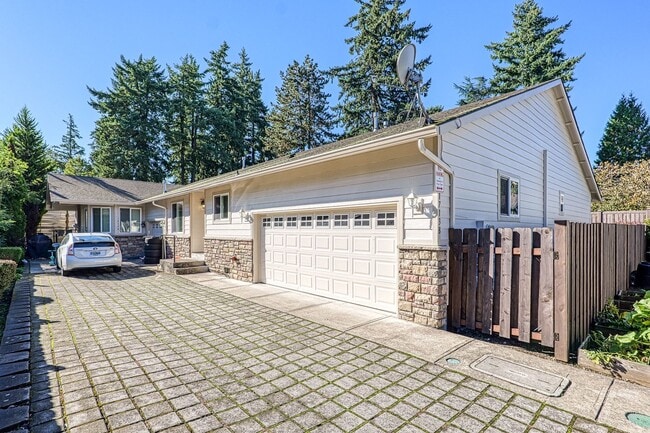 Photo - 17138-17146 NE Oregon St Unit 17138