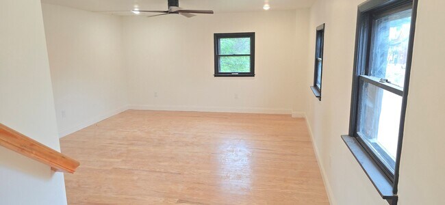 Photo - 1205 Lee St Unit 3