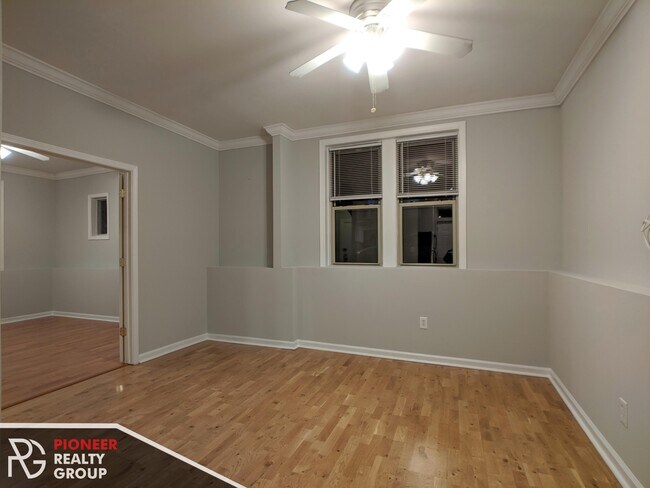 Photo - 542 W Surf St Unit GDN