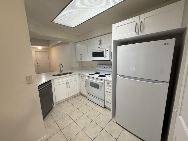 Photo - 3020 Alcazar Pl Unit 303