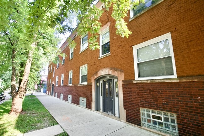 Building Photo - 3521 W Grace St Rental