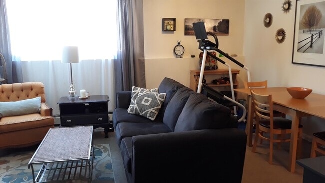 2831 Somerville Dr Unit 1