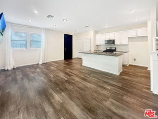 Photo - 27607 Sawtooth Ln