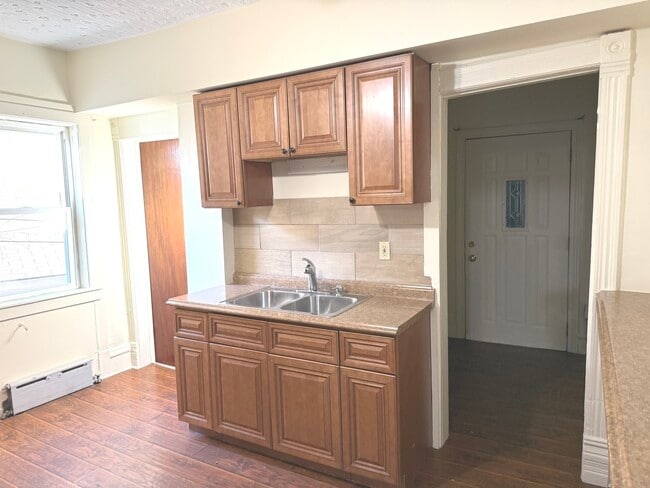 Photo - 1723 Emerson St