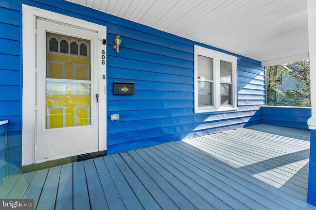 Photo - 608 Tunbridge Rd