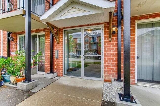 Main Entry - 16620 Liberty Cir Unit 1N